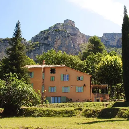 à Angouire 3* Moustiers-Sainte-Marie