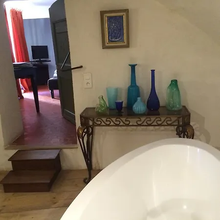 à Angouire 3*