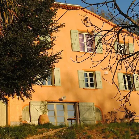 à Angouire Maison d'hôtes Moustiers-Sainte-Marie