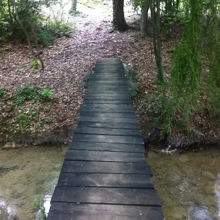 à Angouire