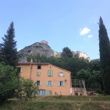 à Angouire Moustiers-Sainte-Marie