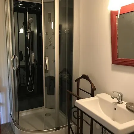à Angouire 3*